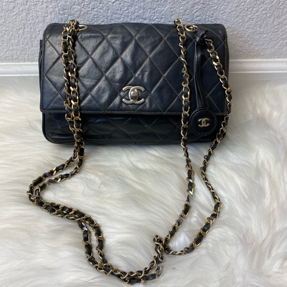 ❌SOLD ON E🅱️🅰️Y❌CHANEL CC black quilted shoulder bag CC logo turn lock Bag 💮 - Picture 4 of 17